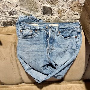 Levi’s Wedgie